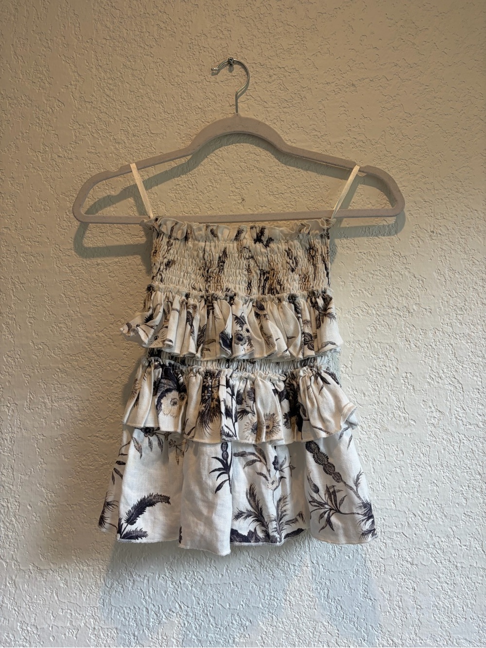 SIR the label sleeveless ruffle top w floral print